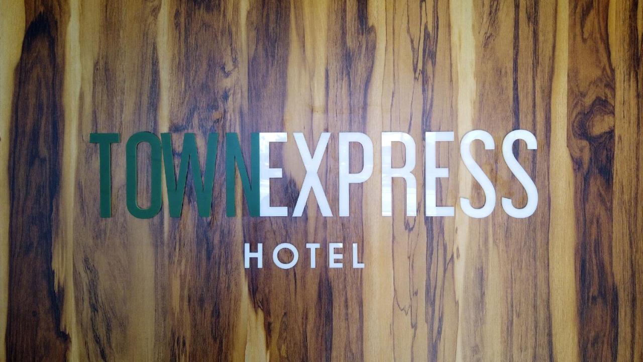 Hotel Town Express デュランゴ エクステリア 写真